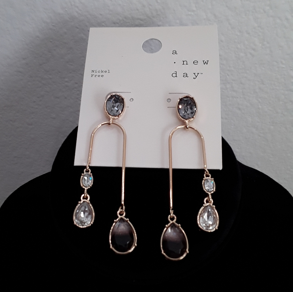 Earrings - Picture 2 of 2